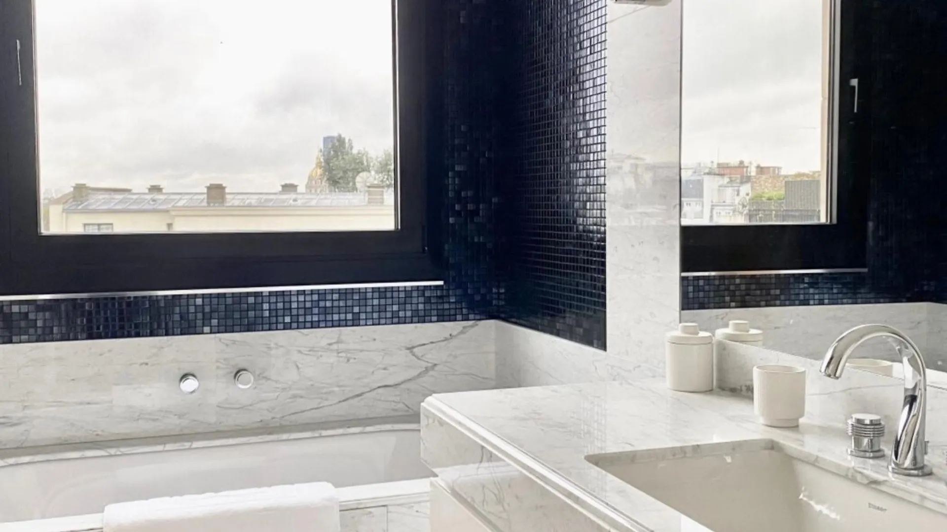Luxurious 4 Bedroom Apartments Foch Arc De Triomphe