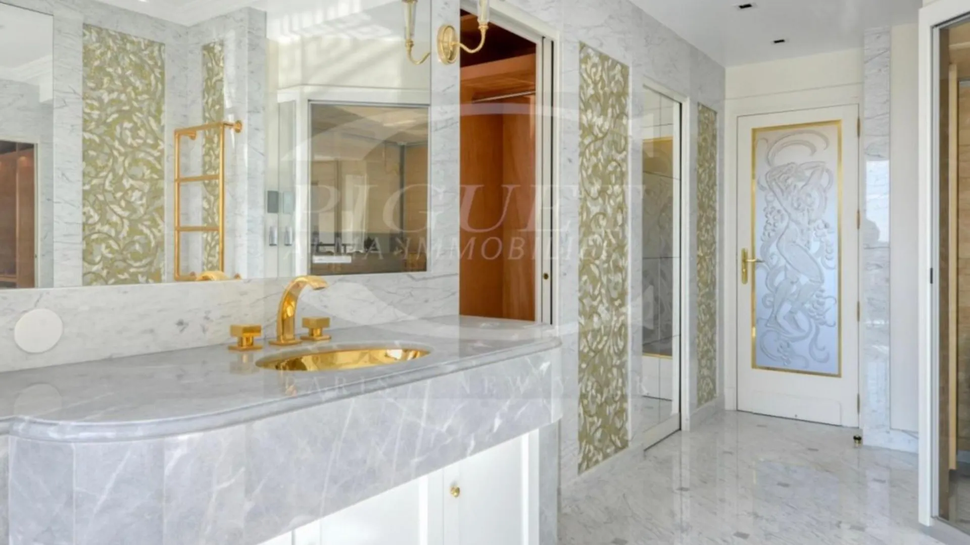 Luxurious 4 Bedroom Apartments Foch Arc De Triomphe 0*, París